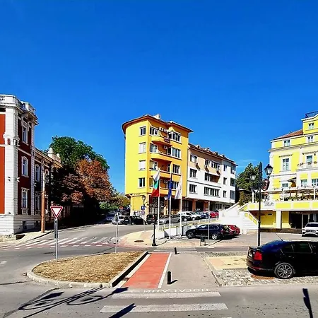 Old Town City Center Apartment Ruse Exterior photo